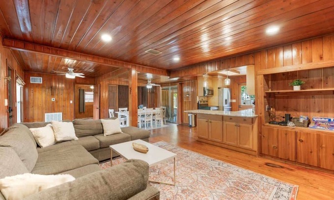 Chassahowitzka House | Discover Seven Sisters Hideaway with Cozy Kitchen Access