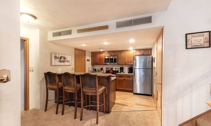 Seven Springs Condo | Mountain View 2 Bedroom Condo with Deck at Seven Springs