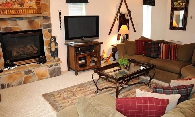 Seven Springs Condo | Experience Mountain Views at Seven Springs Woodridge Condo