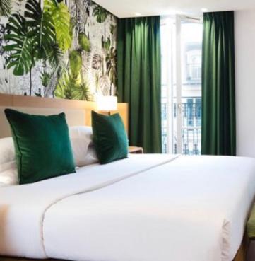 Stari Grad Hotel | Elegant Seven Square Luxury Suites with Hot Tub & Breakfast