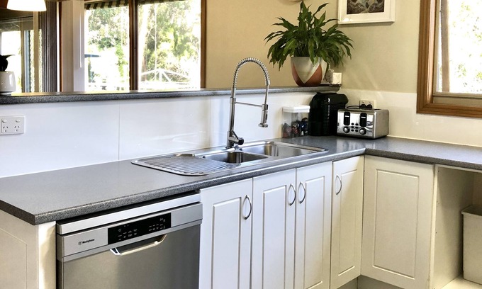 Blackwood House | Tranquil Getaway with Garden Views and Pet-Friendly Amenities