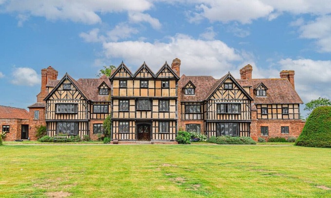 Hanley Castle House | Experience Severn End: Historic 15th Century Manor Stay