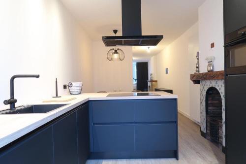 Statenkwartier Apartment | Historic Monumental Haven with Restaurant & Family Comfort