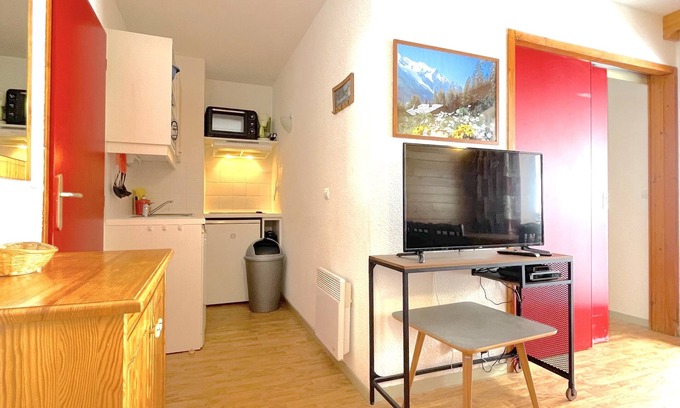Saint-Francois-Longchamp Apartment | Inviting SFL2 Apartment with WIFI at the Slopes' Base