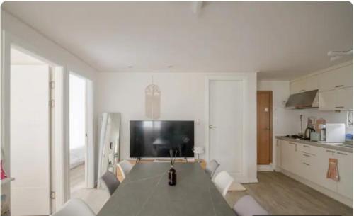 Daeheung-dong Bed & Breakfast | Welcoming SG Guesthouse: Family-Friendly with Breakfast Included