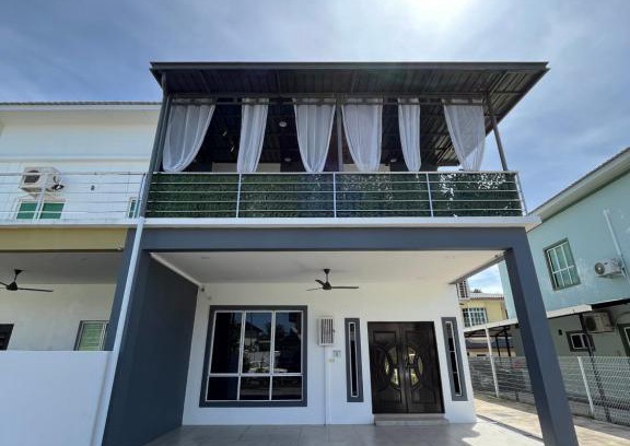 Brunei-Muara House | Family-Friendly Retreat at Sg Tampoi Homestay