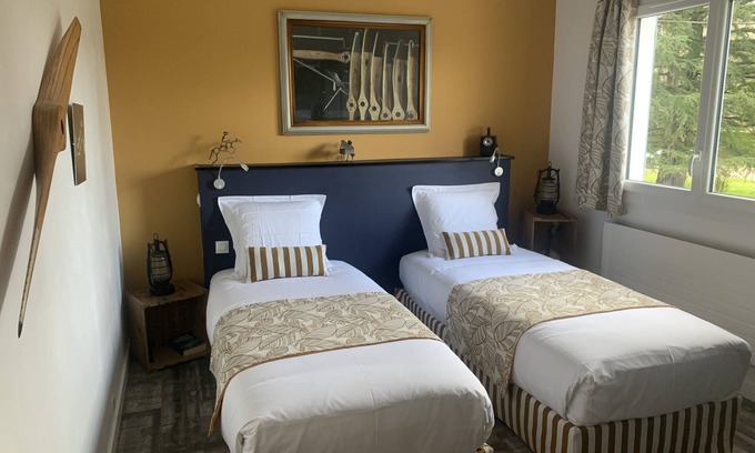 Breuil-Barret House | Cozy Sganarelle Twin Room with Park View and Breakfast