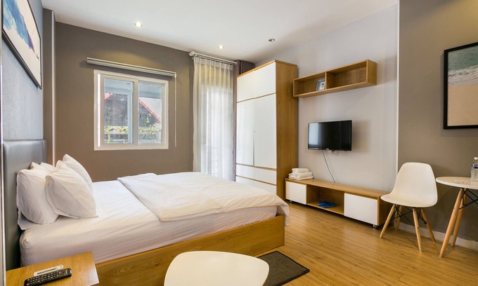 Ben Thanh Apartment | Budget-Friendly Deluxe Studio with Breakfast & Kitchen
