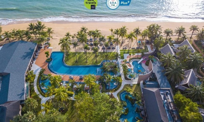 Khuekkhak Resort | Seaside Beach Front Pool Access with Spa & Hot Tub