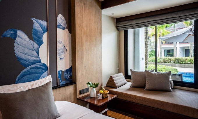Khuekkhak Resort | Relaxing Pool Access Room with King-Size Bed Awaits