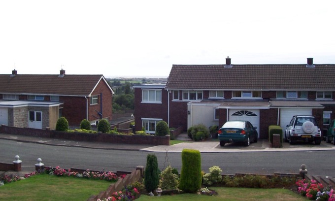Baglan Bed & Breakfast | Cozy Twin Bedroom with Private Bath and Ocean View