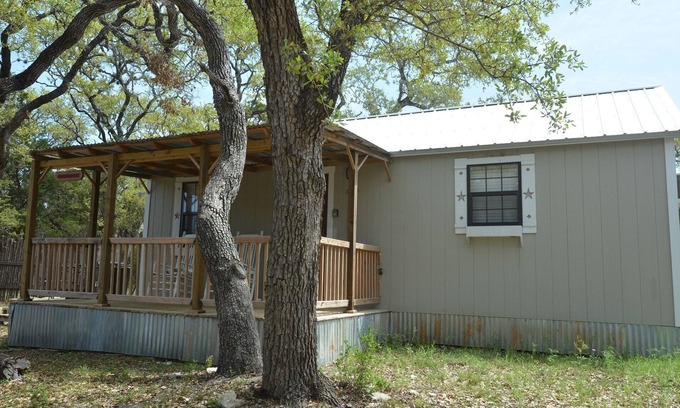 Wimberley Cabin | Cozy Cabin Retreat with Hot Tub & Pet-Friendly Perks