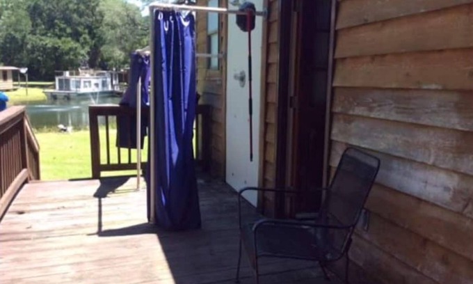 Bogalusa Cabin | Serene Creekside Cabin - Ideal for Family Getaways