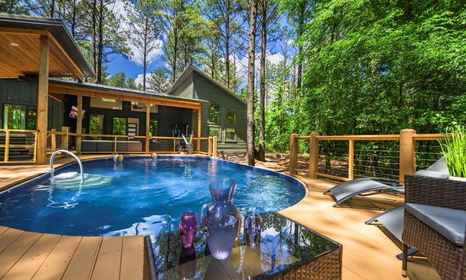 Broken Bow Cabin | Experience Relaxation in a Cozy Cabin with Hot Tub