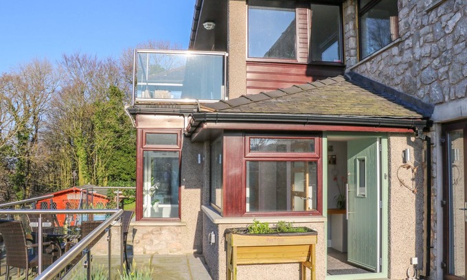 Arnside Cottage | Enchanting Shady Bowers with Garden in Beautiful Arnside