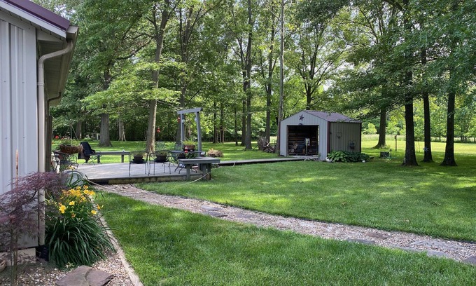 Hurst House | Explore Shady Lakes Escape: Near Wineries & Scenic Views!