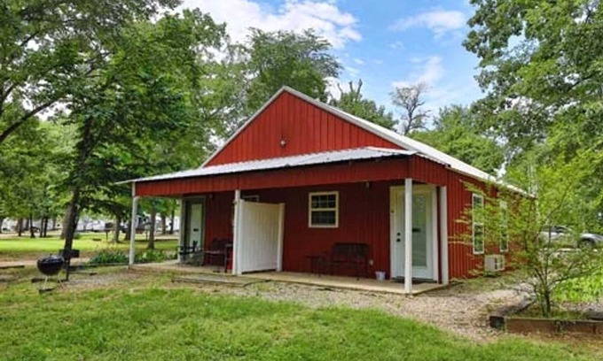 Hugo Cabin | Modern Cabin at Shady Oaks RV Resort - Family Friendly Retreat