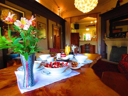 Takaka Bed & Breakfast | Discover Shady Rest Bed & Breakfast - Family-Friendly Retreat