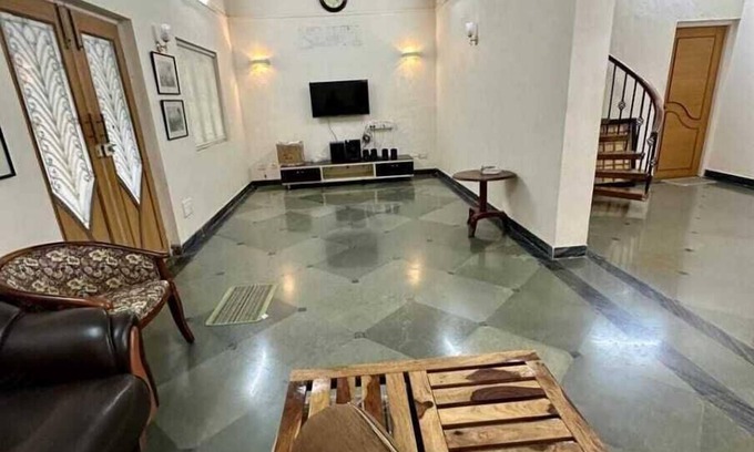 Mumbai Villa | Shahab Bungalow