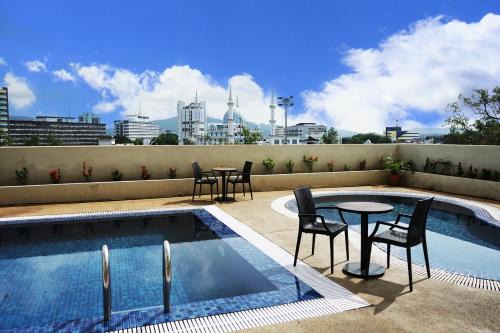 Kuantan Hotel | Discover Shahzan Hotel Kuantan with Oceanfront Pool Access