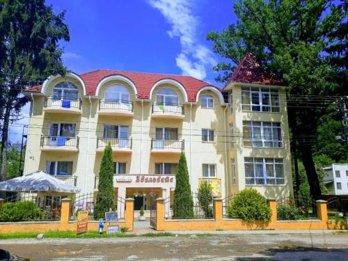 Shaian Resort | Cozy Shaian Edelweis: Pet-Friendly Retreat with Hot Tub