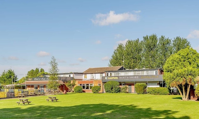 Skegness Apartment | Comfortable 2 Bedroom Stay with Kitchen in Skegness