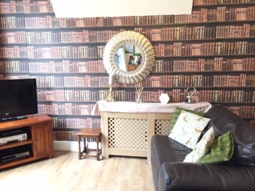 Newton Burgoland Apartment | Discover Shakespeare: Pet-Friendly Hotel with Breakfast