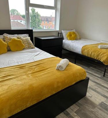 Barrow-on-Trent House | Spacious Shakespeare House with Child-Friendly Amenities