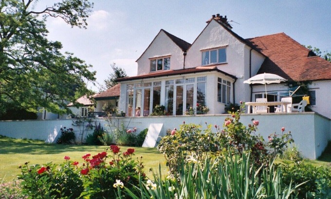 Snitterfield House | Guest Rated 10/10 at Shakespeare's View with Breakfast Included