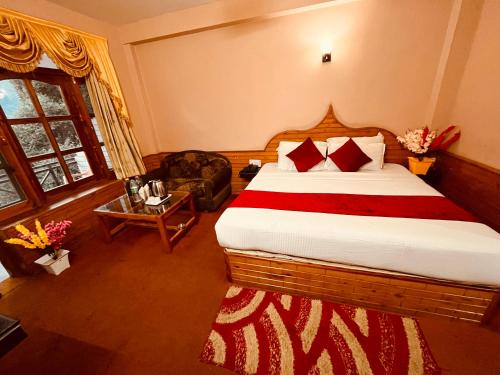 Rajkot Hotel | Shakti INN: 4-Star Stay with Family-Friendly Dining