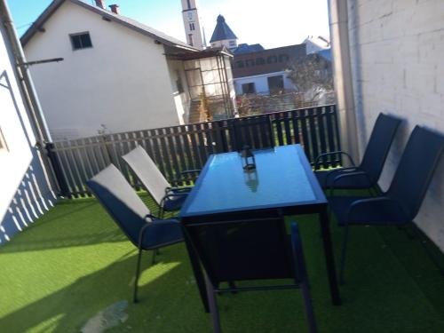Krasic Apartment | Top-Rated Shalom Krašić: Family-Friendly Retreat