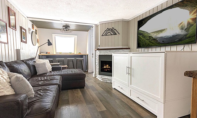 Snowshoe House | Modern EV-Friendly Townhouse with Pool & Lake Views