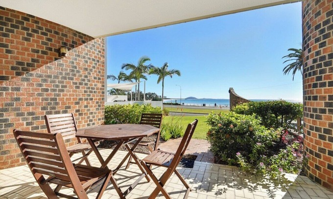 Alexandra Headland Apartment | Shandelle Unit 6 - Superior Ocean Views!