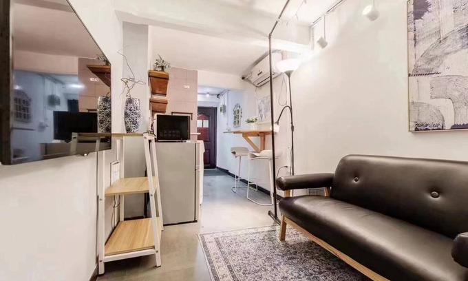 Huaihai Road Commercial Area Apartment | SHanghai Alleyway