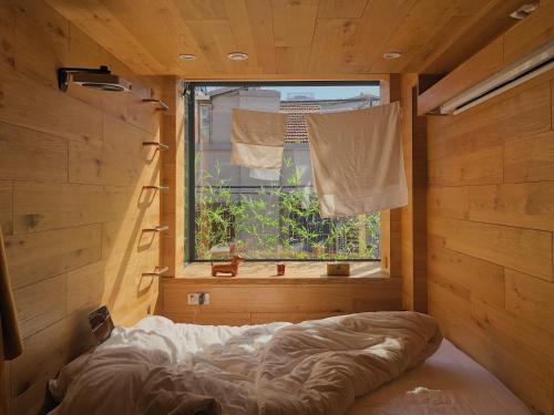 Huangpu House | Discover Shanghai Hills & XING 88 Homestay Near Line 2 & 13