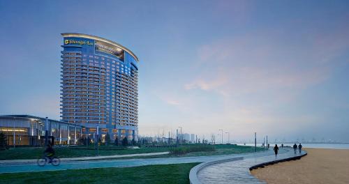 Haigang District Hotel | Experience Elegance at Shangri-La Qinhuangdao - 5 Star Retreat