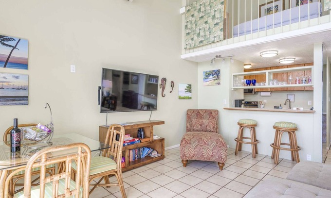 Maalaea Apartment | ShangriLa: Sugar Beach Oceanfront at Makani A Kai