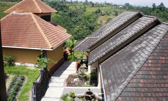 Baturiti Villa | Discover Shangrilah Villas: Family-Friendly with Pool Access