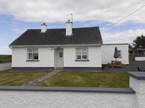Easkey House | Welcoming Shannon Park House: Highly Rated & Family-Friendly