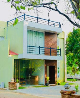 Mihintale Hotel | Discover Shanthi Villa Resort: Pet-Friendly with Pool & Breakfast