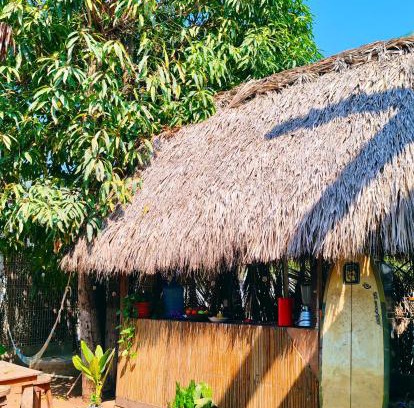 Los Tamarindos House | Pet-Friendly Casa Malayah with Private Beach Access