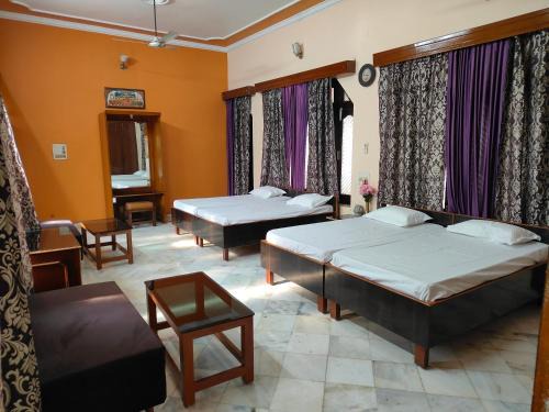 Faizabad Apartment | Pet-Friendly Shantiniketan 2 BHK Homestay in Ayodhya