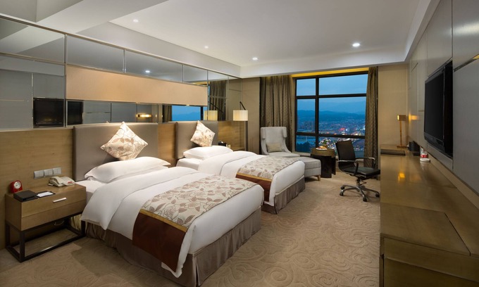 Beita District Hotel | Elegant Shaoyang Huatian Hotel with Family-Friendly Amenities