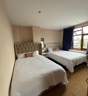 Cribbs Causeway House | Cozy Shared House on Southmead for Family Getaways