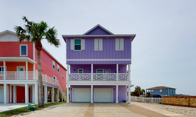 Bella Vista House | Experience LCB1 Bella Vida: 5BD, Oceanfront with Hot Tub