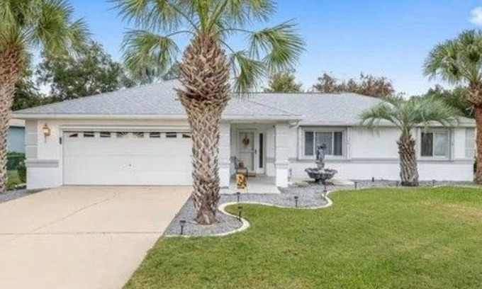 Ocala House | Inviting Shared Space in a Pet-Friendly Home