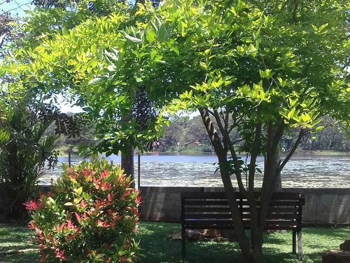 Dambulla House | Tranquil Shashin Lake Resort with Family-Friendly Amenities