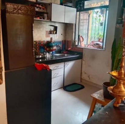 Sikandra House | Affordable Shastripuram Flat: Pet & Child Friendly Stay