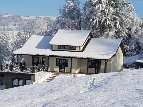 Izki House | Discover Shatiz: Family and Pet-Friendly Retreat
