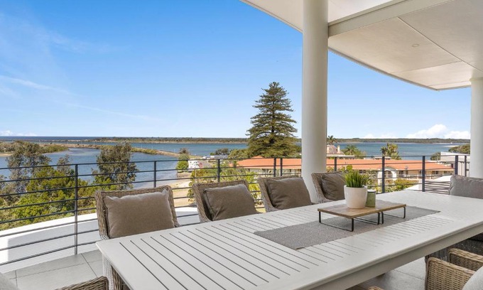 East Ballina House | Experience Shawhaven: Guest Rated 10/10 & Family Friendly